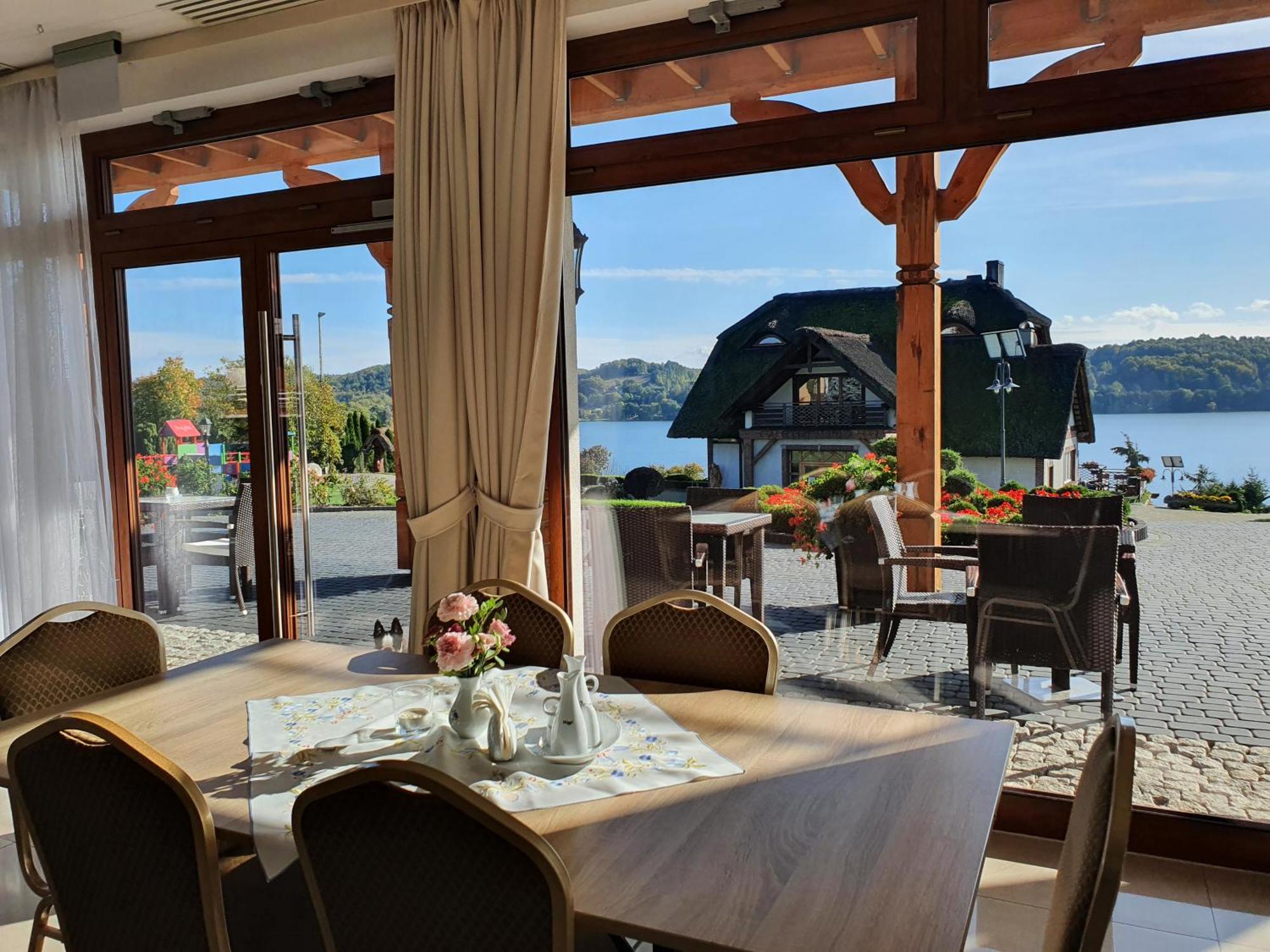 Hotel Wichrowe Wzgorze Chmielno Esterno foto