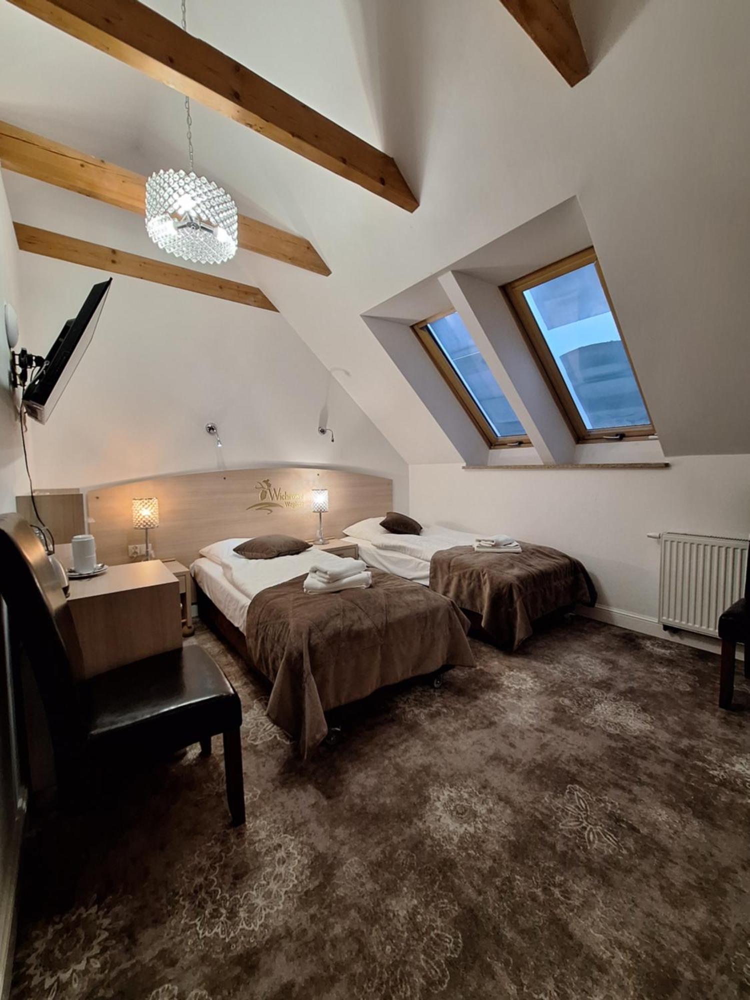 Hotel Wichrowe Wzgorze Chmielno Esterno foto